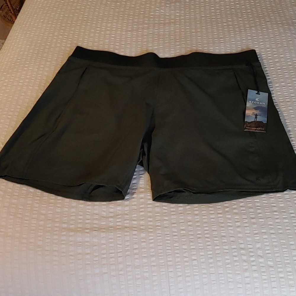 NWT Men's Kyodan Active Forest Green Athletic Shorts Size Large